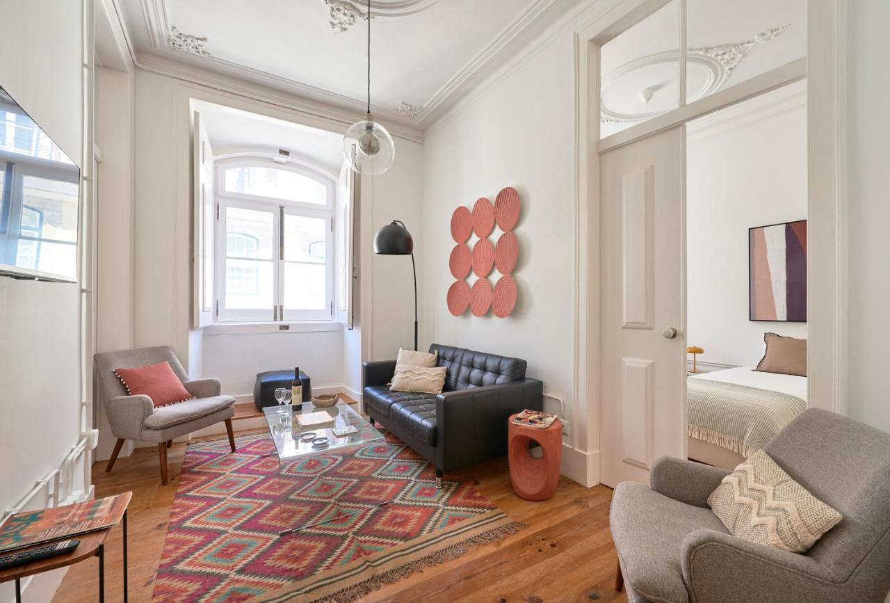 Sunny Pink Street Historical Apt, By Timecooler Lisboa Ngoại thất bức ảnh