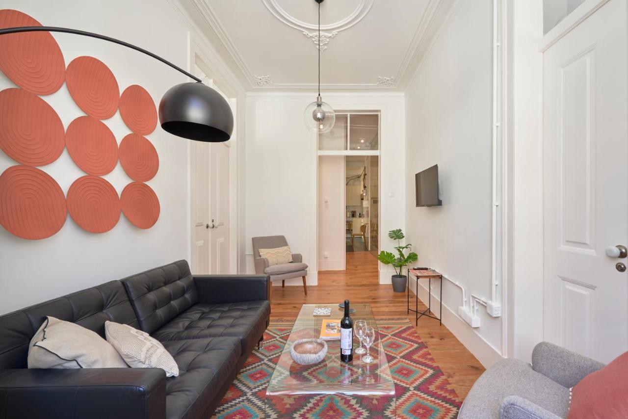Sunny Pink Street Historical Apt, By Timecooler Lisboa Ngoại thất bức ảnh