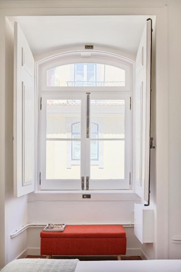 Sunny Pink Street Historical Apt, By Timecooler Lisboa Ngoại thất bức ảnh