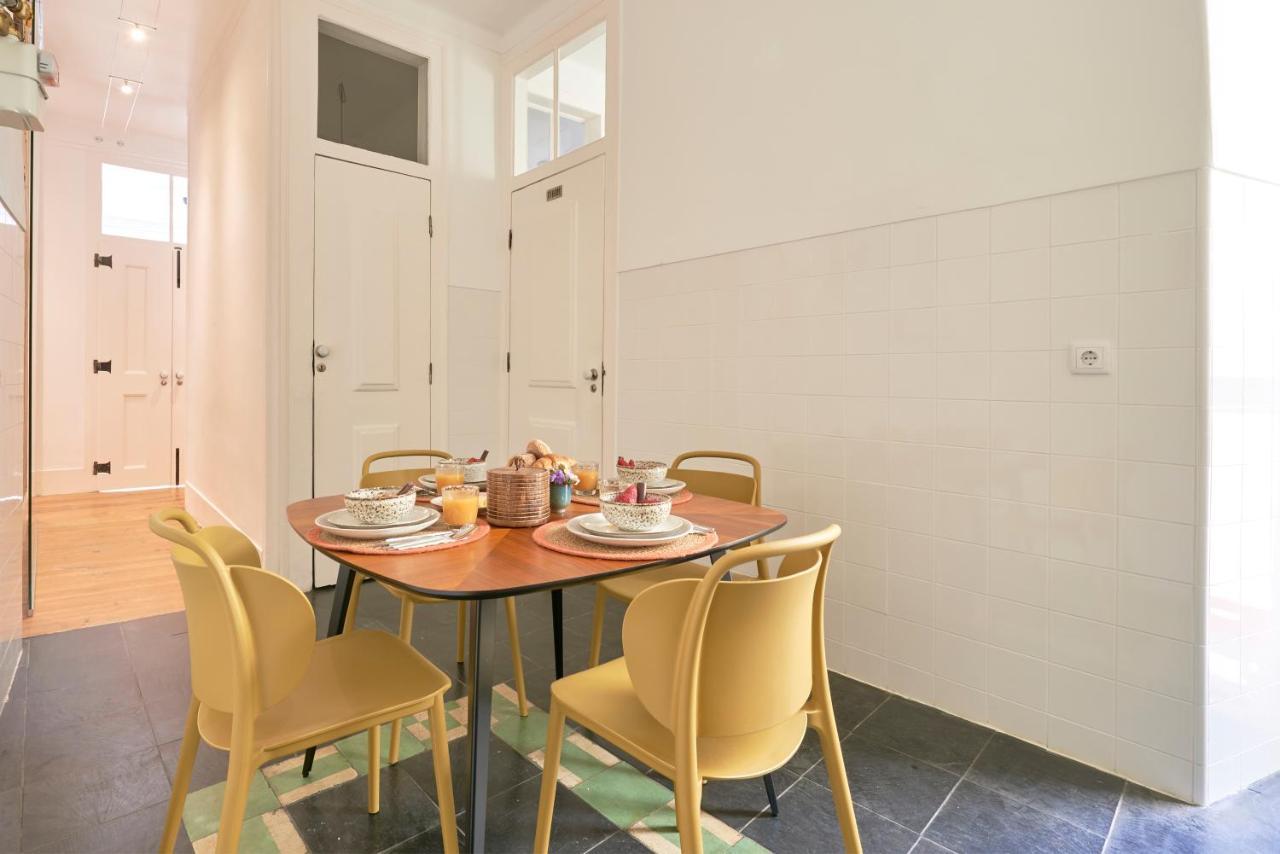 Sunny Pink Street Historical Apt, By Timecooler Lisboa Ngoại thất bức ảnh
