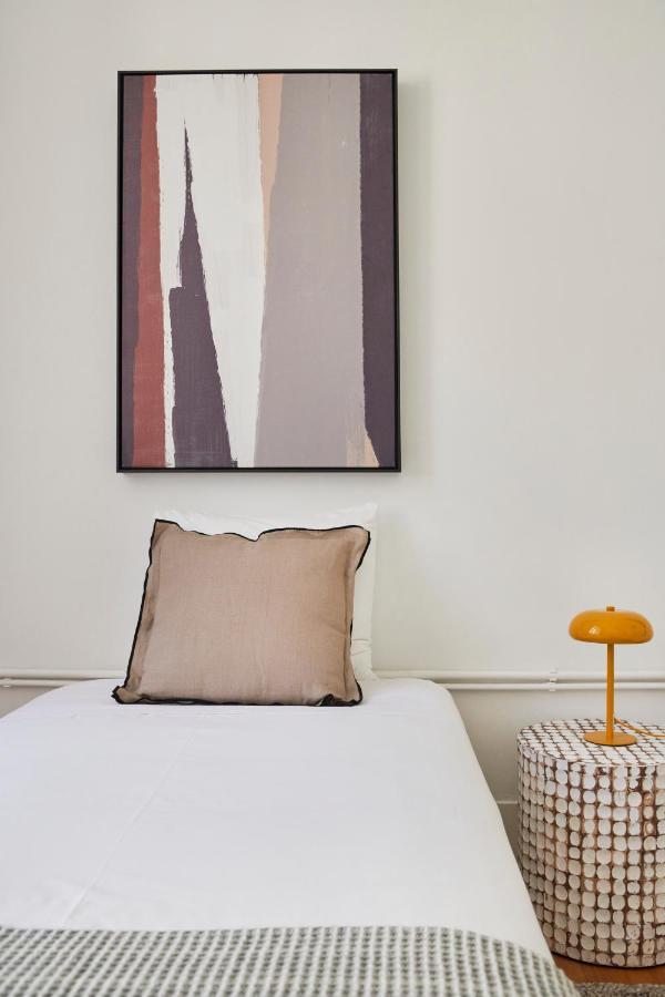 Sunny Pink Street Historical Apt, By Timecooler Lisboa Ngoại thất bức ảnh